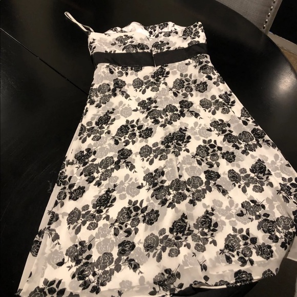 White House Black Market dress size 0 - Picture 4 of 4